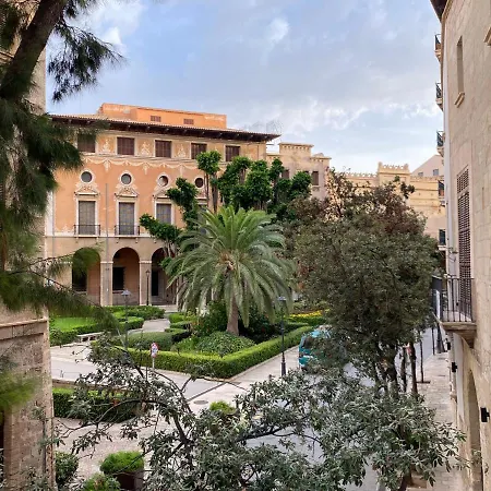 Damunt Hotel