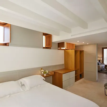 Damunt Hotel